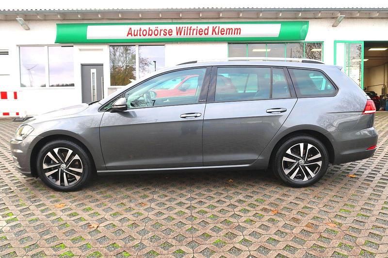Grau Gebraucht 2020 VW Golf VIII Kombi | 13.550 € (Superpreis) - Bild 1/4