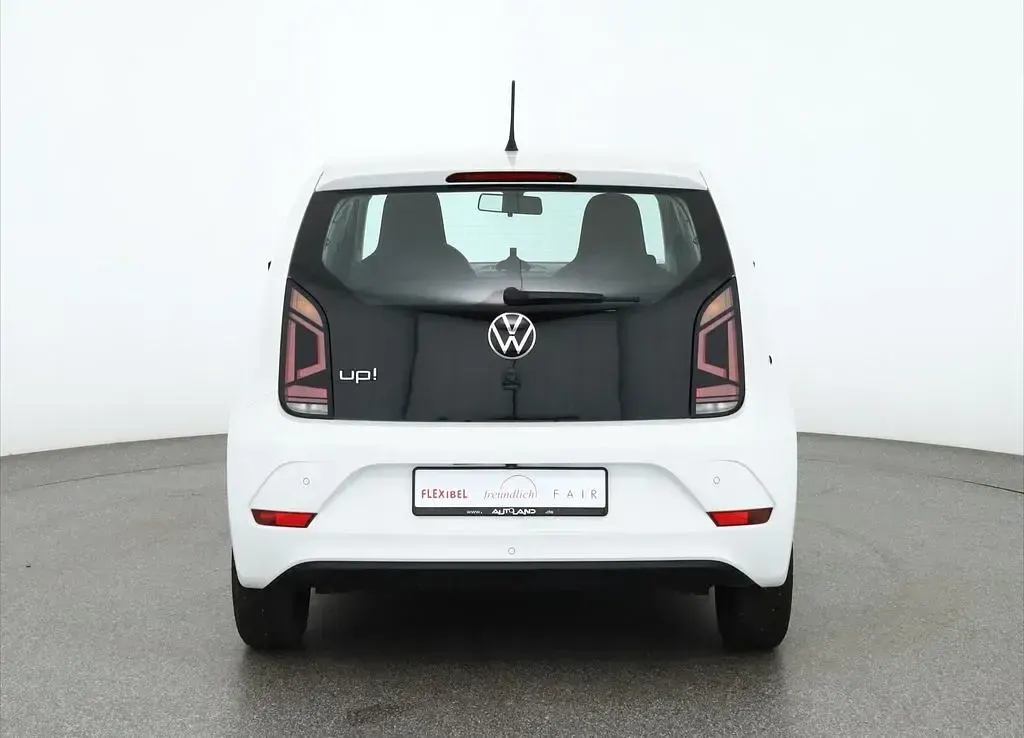 Second-hand VW up! 65 CP (47 kW) 2022 Alb Hatchback