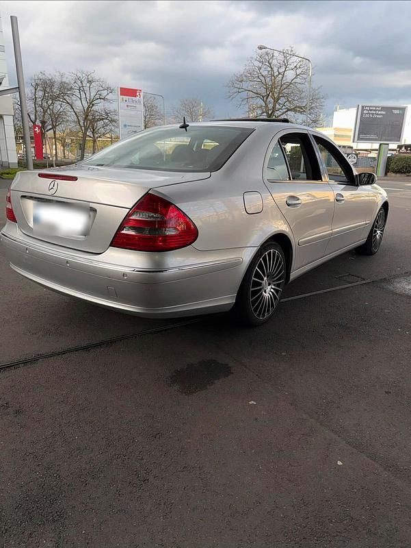 Gebraucht Mercedes E280 231 PS (169 kW) 2005 Silber Limousine