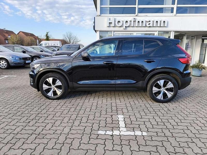 Gebraucht Volvo XC40 Momentum 163 PS (119 kW) 2021 Onyx black / metallic SUV