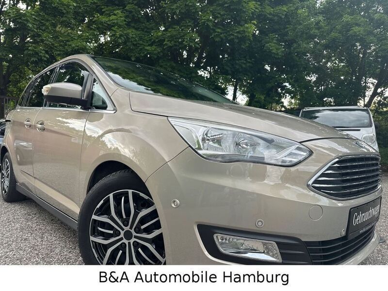 Titangrau metallic Gebraucht 2016 Ford Grand C-Max Titanium Van / Kleinbus | 9.990 € (Etwas zu teuer) - Bild 1/4