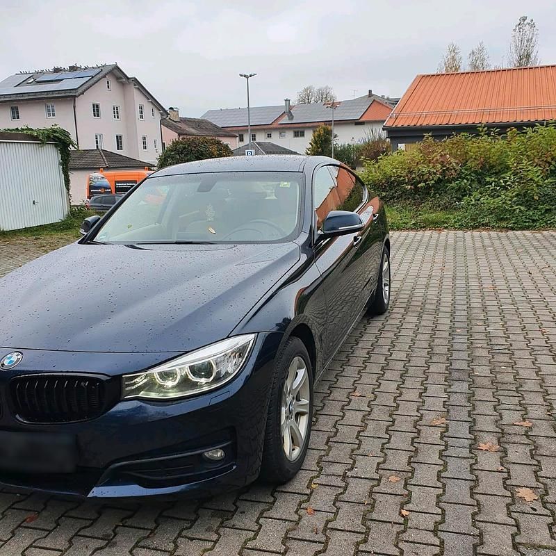 Gebraucht BMW 320 186 PS (136 kW) 2014 Blau Limousine