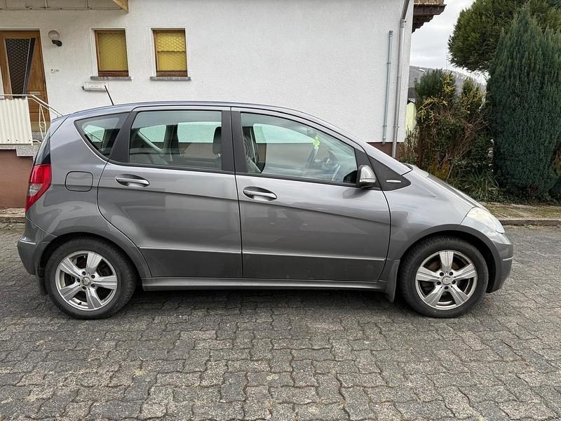 Gebraucht Mercedes A180 108 PS (79 kW) 2009 Grau Kleinwagen