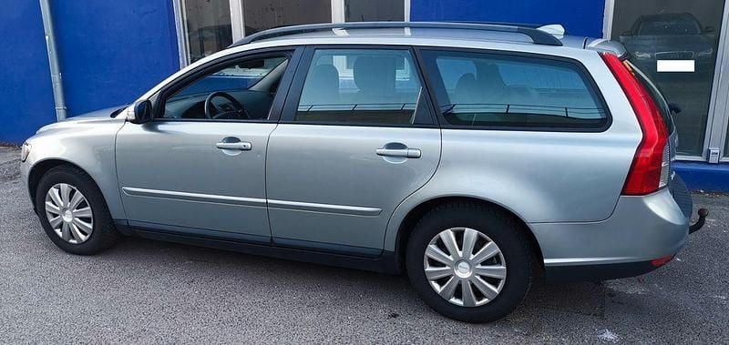 Gebraucht Volvo V50 Kinetic 109 PS (80 kW) 2009 Grau Kombi