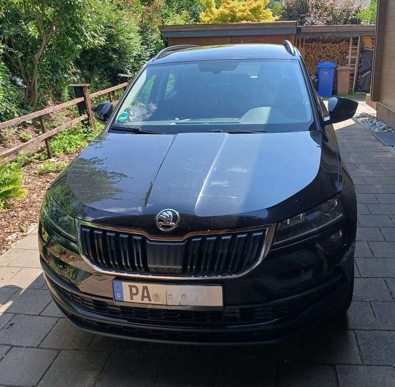 Schwarz Gebraucht 2019 Skoda Karoq Ambition SUV | 16.300 € (Fairer Preis) - Bild 1/4