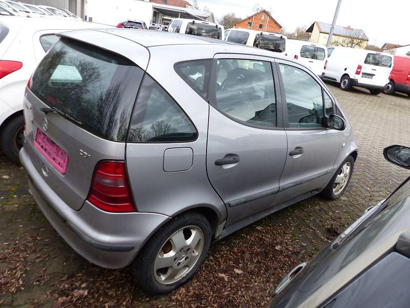 Gebraucht Mercedes A170 Avantgarde 90 PS (66 kW) 2001 Silber Kleinwagen