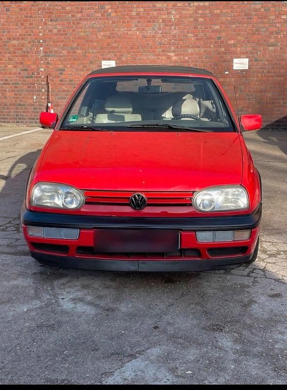 Second-hand VW Golf 90 CP (66 kW) 1994 Roșu Cabrio