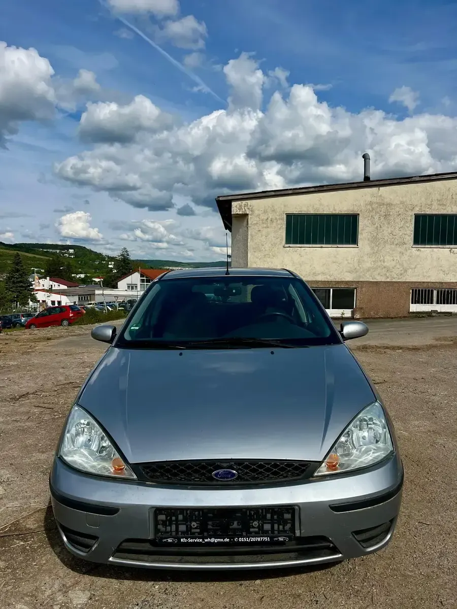 Usata Ford Focus 75 CV (55 kW) 2003 Argento Utilitaria