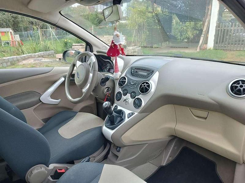 Gebraucht Ford Ka Titanium 69 PS (50 kW) 2019 Schwarz Limousine