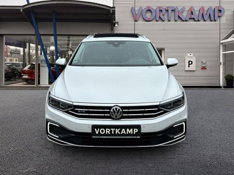 Gebraucht VW Passat GTE 218 PS (160 kW) 2020 Oryxwhite perlmutteffekt Kombi