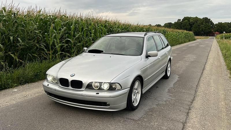 Silber Gebraucht 2004 BMW 525 Exclusive Kombi | 3.500 € (Fairer Preis) - Bild 1/4