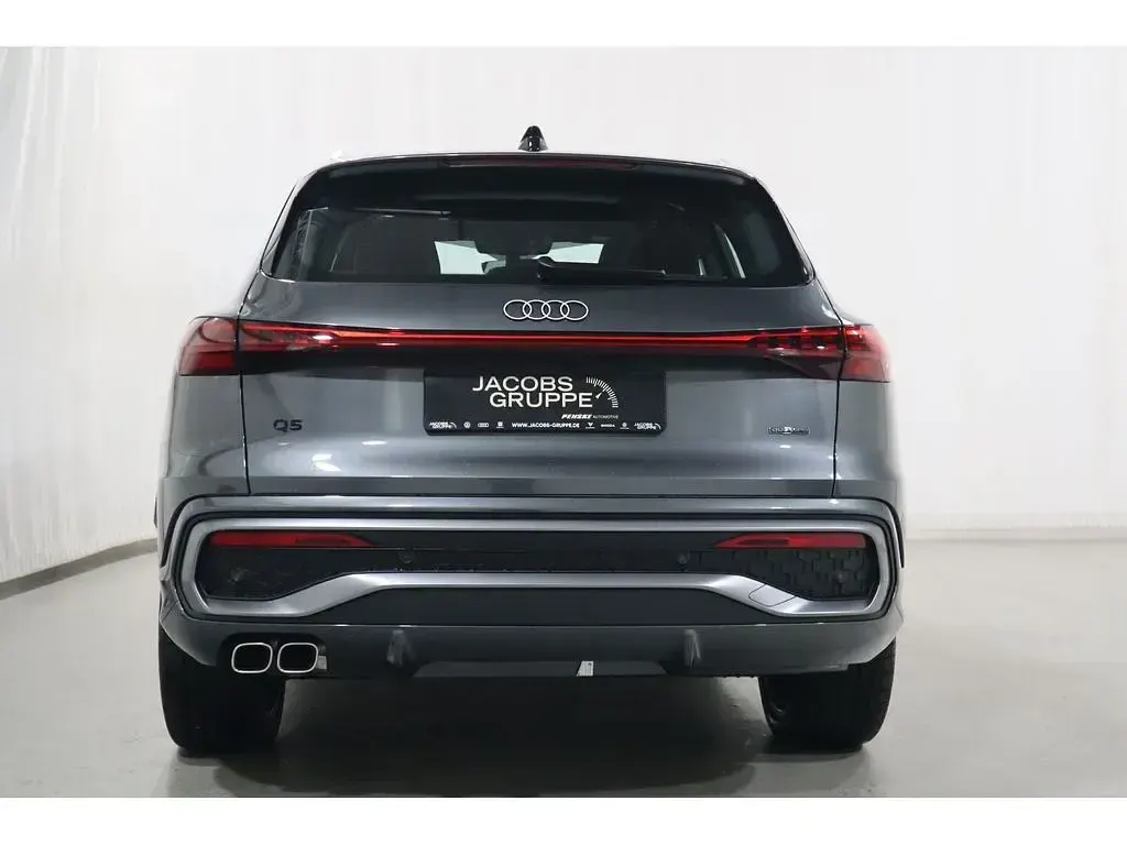 Second-hand Audi Q5 Sport 204 CP (150 kW) 2025 Gri SUV