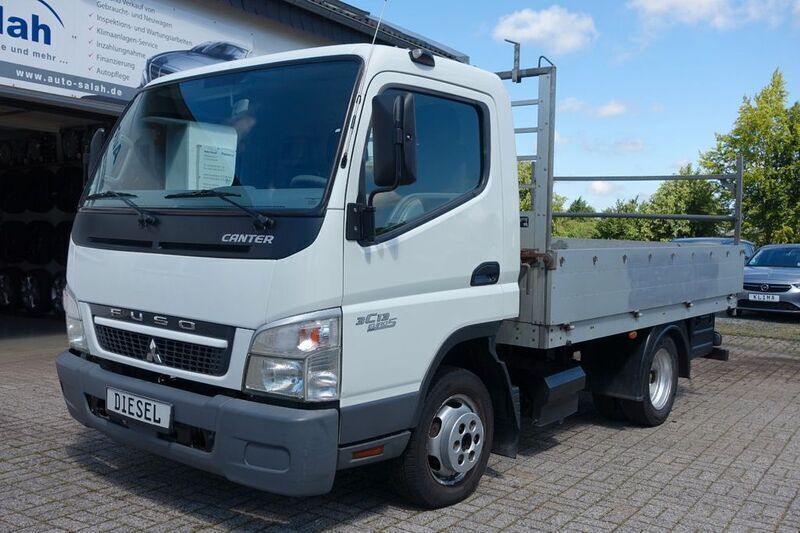 Weiß Gebraucht 2011 Mitsubishi Canter | 14.990 € - Bild 1/4