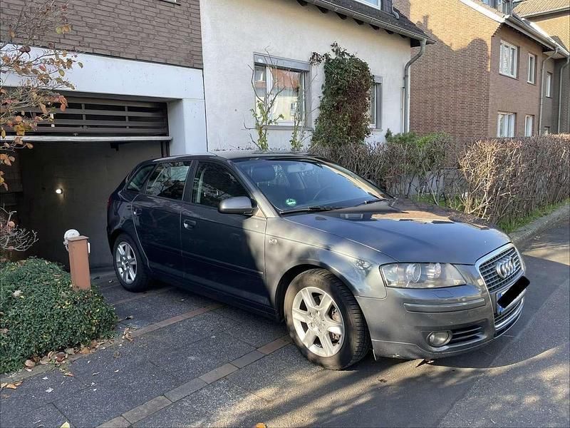 Grau Gebraucht 2008 Audi A3 Sportback Ambition Kleinwagen | 2.600 € (Fairer Preis) - Bild 1/4
