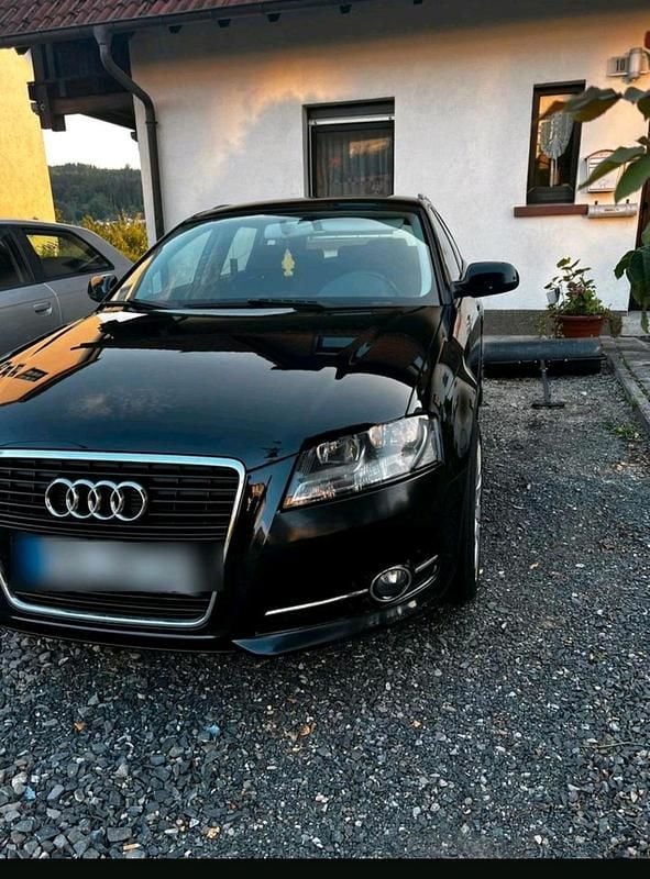Gebraucht Audi A3 Basis 125 PS (91 kW) 2013 Schwarz Limousine