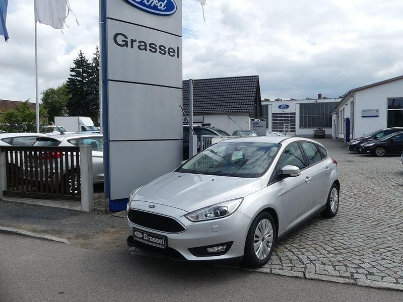 Silber Gebraucht 2016 Ford Focus Business Edition Limousine | 9.850 € (Fairer Preis) - Bild 1/4
