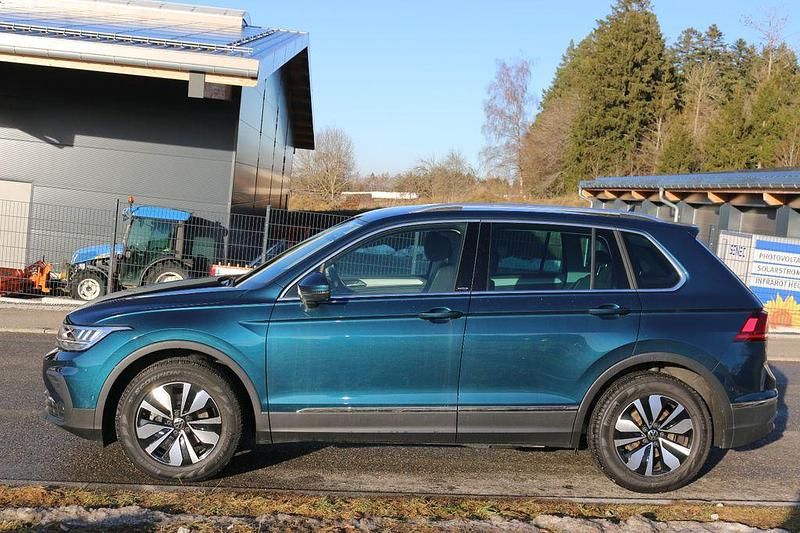Gebraucht VW Tiguan Move 150 PS (110 kW) 2024 Blau SUV