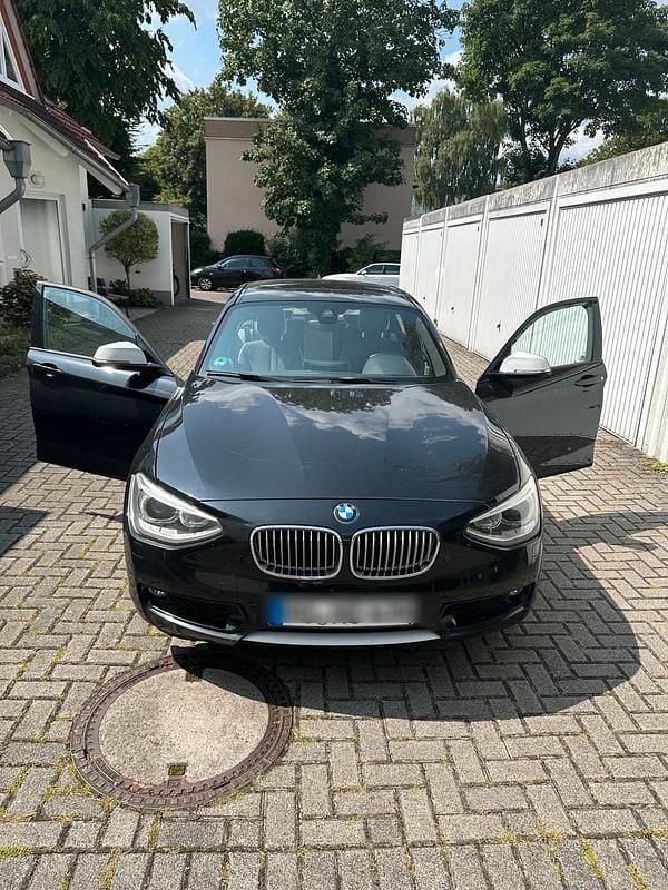 Blau Gebraucht 2012 BMW 118 Kleinwagen | 7.000 € (Guter Preis) - Bild 1/4