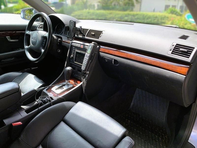 Gebraucht Audi A4 Comfort 220 PS (161 kW) 2003 Blau Kombi