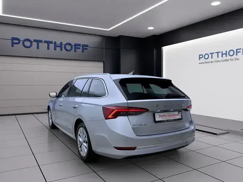 Gebraucht Skoda Octavia Style 150 PS (110 kW) 2023 Brilliantsilber metallic Kombi