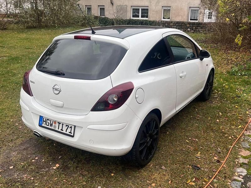 Gebraucht Opel Corsa Edition 87 PS (63 kW) 2011 Weiß Limousine