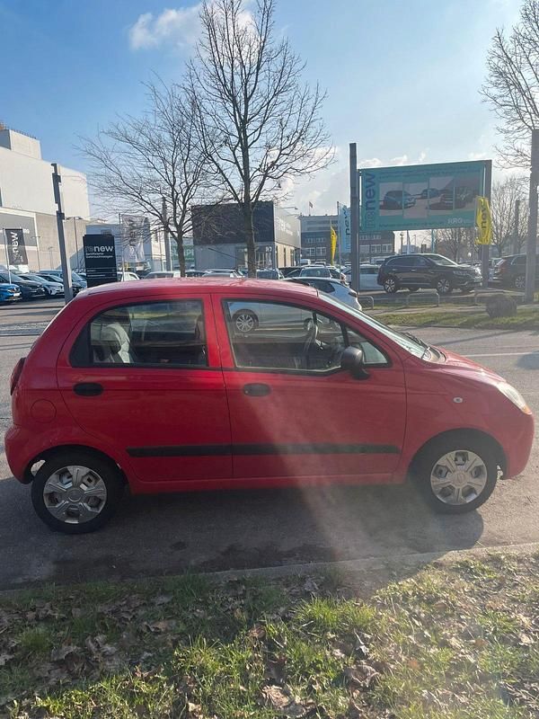 Gebraucht Chevrolet Matiz 52 PS (38 kW) 2009 Rot Kleinwagen