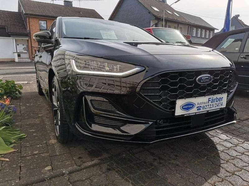 Gebraucht Ford Focus ST-Line X 155 PS (114 kW) 2023 Iridiumschwarz Limousine