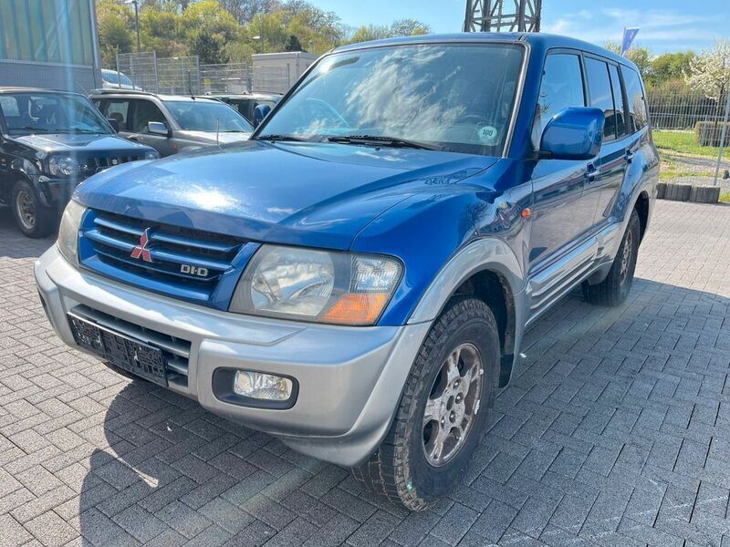 Blau Gebraucht 2001 Mitsubishi Pajero Elegance SUV | 4.399 € - Bild 1/4