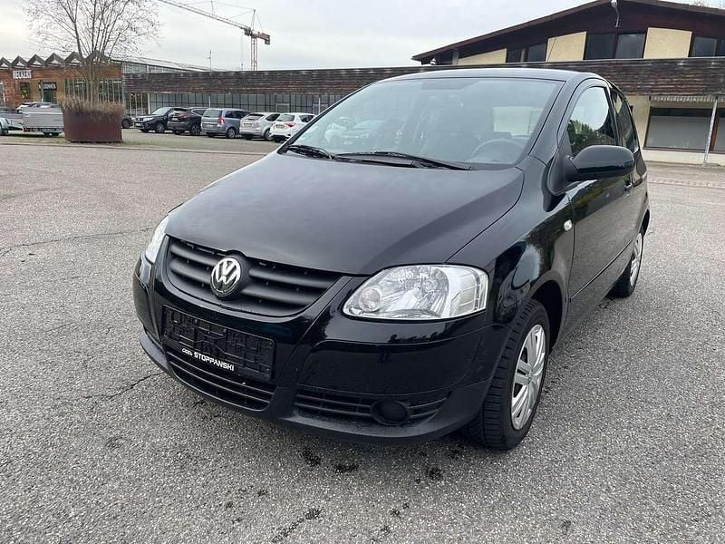 Schwarz Gebraucht 2009 VW Fox Refresh Kleinwagen | 3.499 € (Fairer Preis) - Bild 1/4