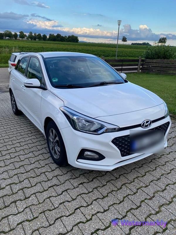 Weiß Gebraucht 2020 Hyundai i20 Select Kleinwagen | 11.290 € (Fairer Preis) - Bild 1/4