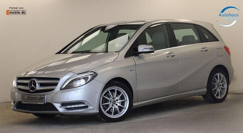 Gebraucht Mercedes B200 156 PS (114 kW) 2012 Silber Van / Kleinbus