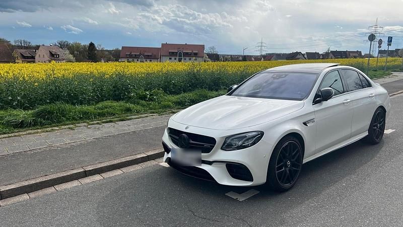 Gebraucht Mercedes E63S AMG AMG 612 PS (450 kW) 2017 Weiß Limousine