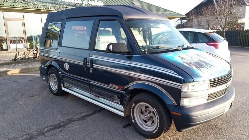 Blau Gebraucht 1993 Chevrolet Astro Van / Kleinbus | 7.750 € - Bild 1/4