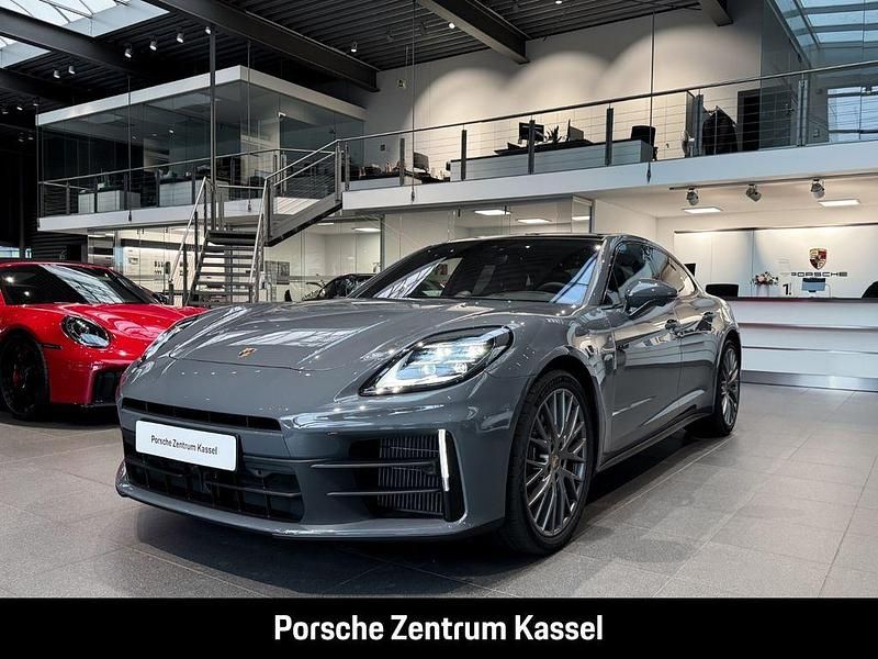 Grau Neu 2025 Porsche Panamera 4 Limousine | 164.402 € (Etwas zu teuer) - Bild 1/4