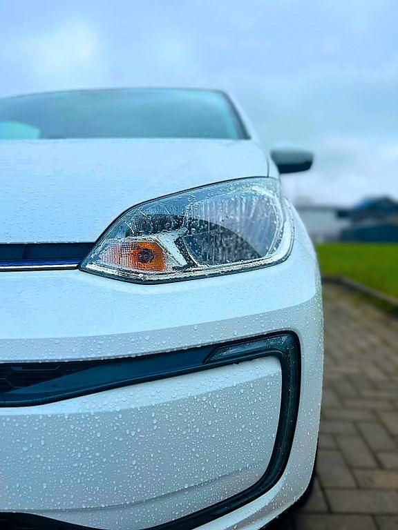 Gebraucht VW e-up! 61 kW (83 PS) 2021 Weiß Kleinwagen