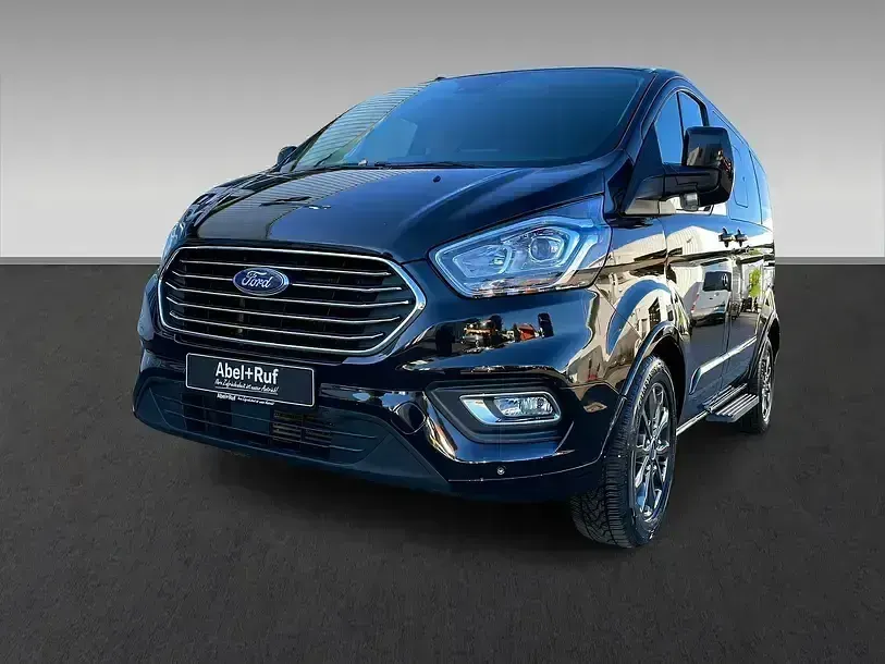Gebraucht Ford Tourneo Titanium 131 PS (96 kW) 2022 Schwarz Van / Kleinbus