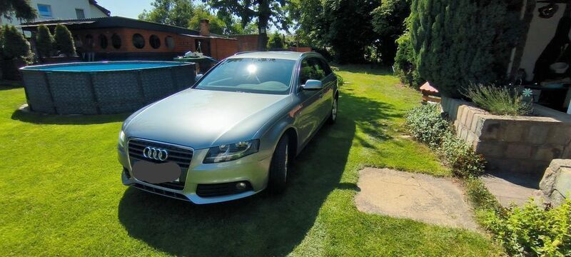 Grau Gebraucht 2010 Audi A4 Kombi | 4.200 € (Superpreis) - Bild 1/4
