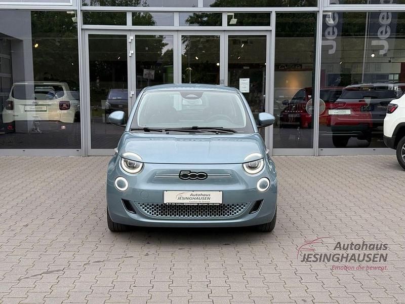 Gebraucht Fiat 500e Icon 86 kW (118 PS) 2021 Eis blau Kleinwagen