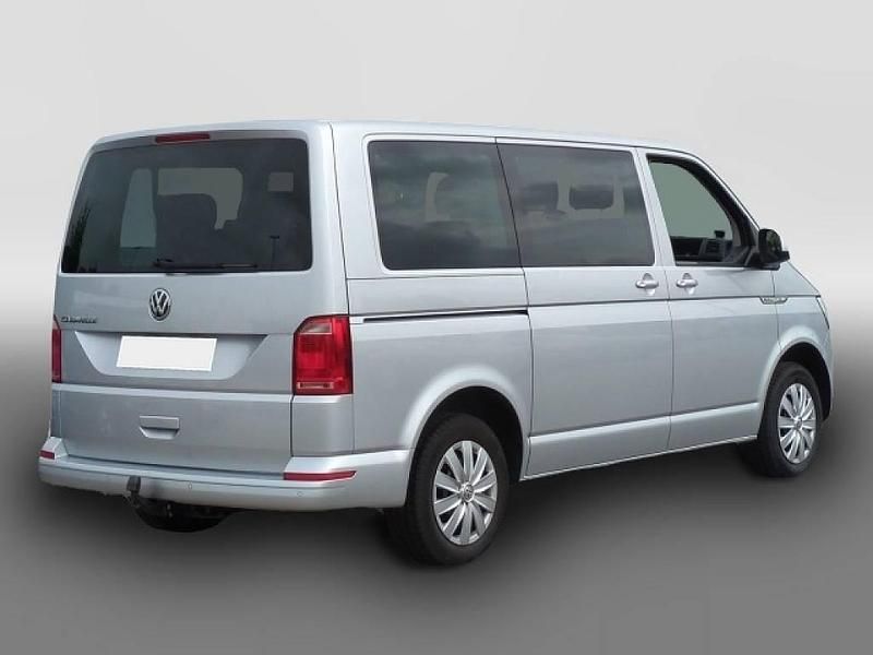 Gebraucht VW Caravelle 150 PS (110 kW) 2019 Silber Van / Kleinbus