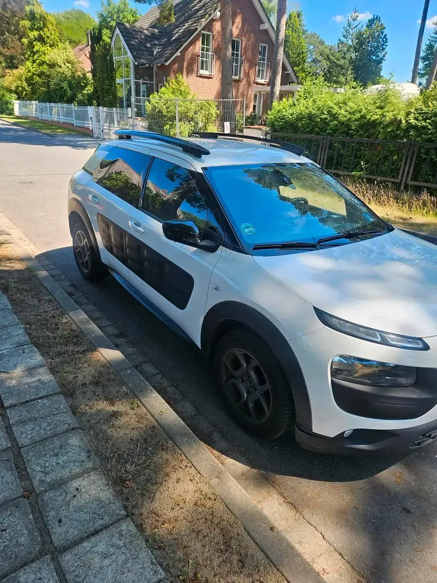 Gebraucht Citroën C4 Cactus 99 PS (72 kW) 2015 Weiß Kleinwagen