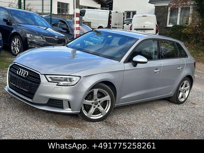 Silber Gebraucht 2016 Audi A3 Sport Limousine | 10.499 € (Superpreis) - Bild 1/4