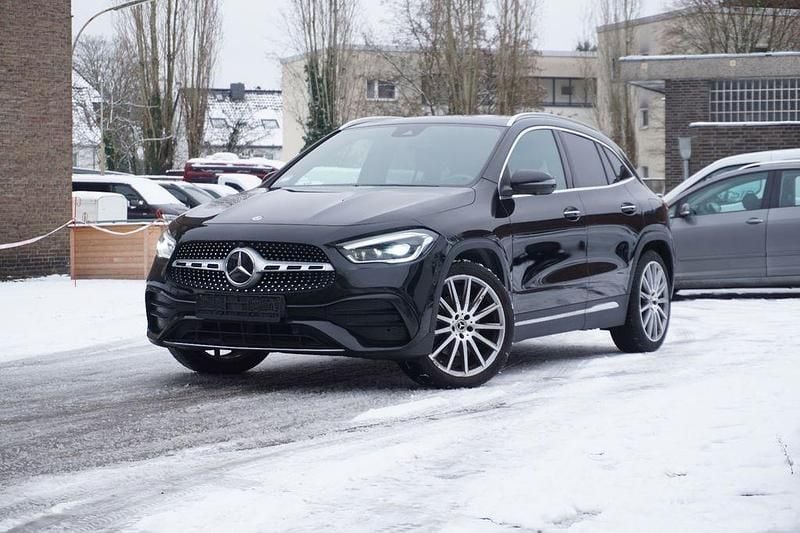 Gebraucht Mercedes GLA200 AMG line 163 PS (119 kW) 2022 Schwarz SUV