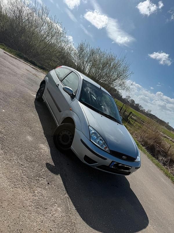Second-hand Ford Focus 75 CP (55 kW) 2004 Gri Hatchback