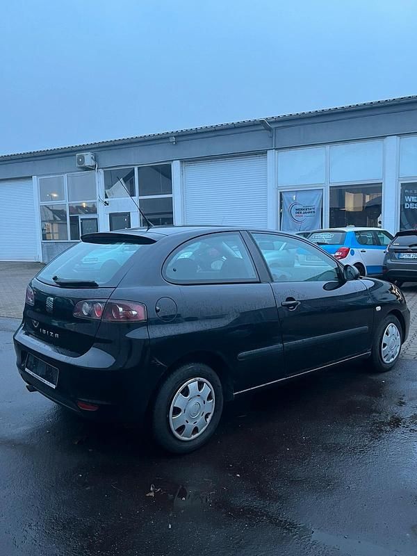 Gebraucht Seat Ibiza 75 PS (55 kW) 2004 Schwarz Kleinwagen