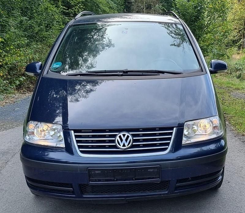 Blau Gebraucht 2009 VW Sharan Van / Kleinbus | 1.890 € (Superpreis) - Bild 1/4