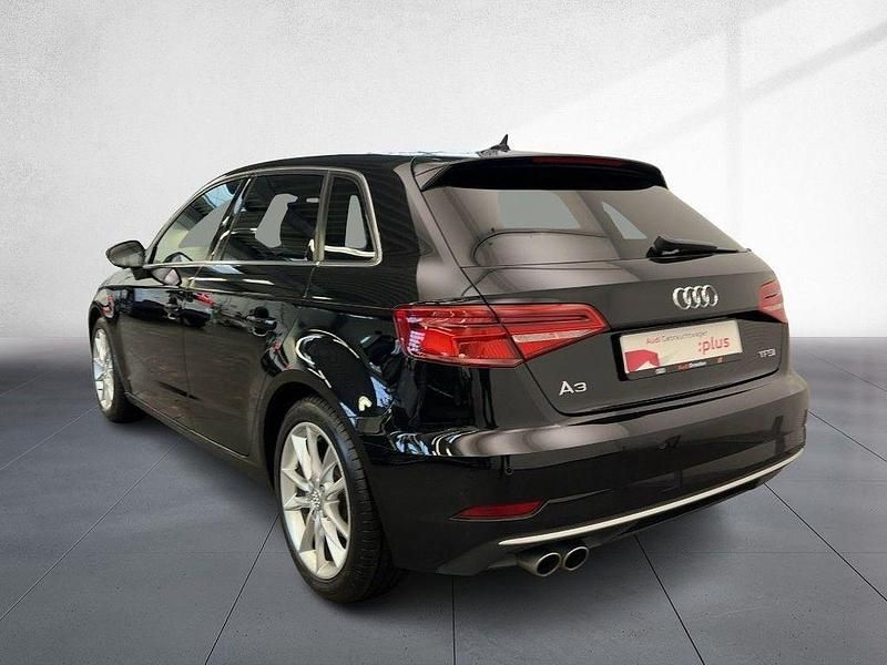 Gebraucht Audi A3 Sport 150 PS (110 kW) 2018 Mythosschwarz metallic Limousine