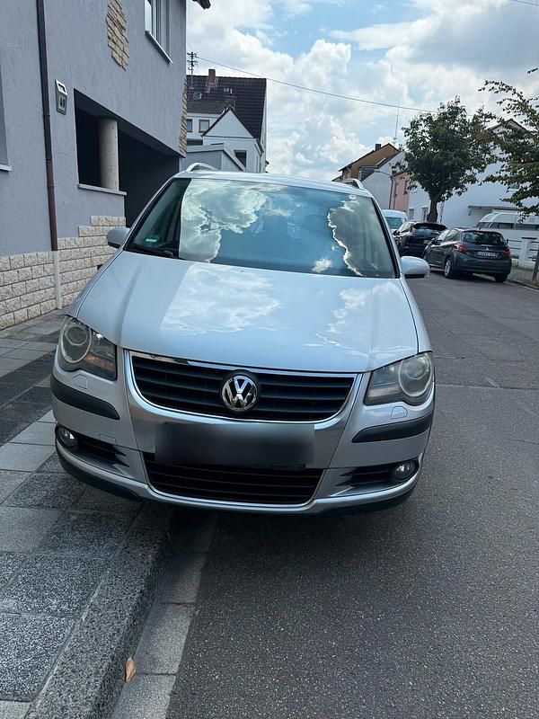 Silber Gebraucht 2009 VW Touran Cross Van / Kleinbus | 4.899 € (Superpreis) - Bild 1/4