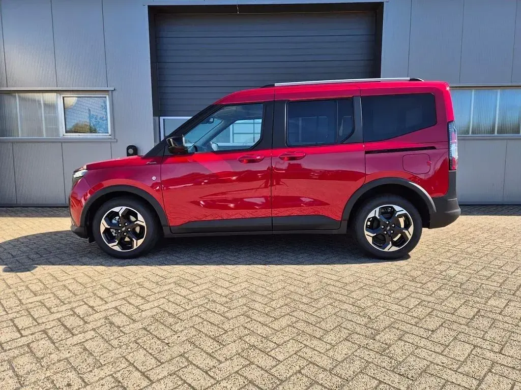 Neu Ford Tourneo Courier Active 125 PS (91 kW) 2026 Rot Van / Kleinbus