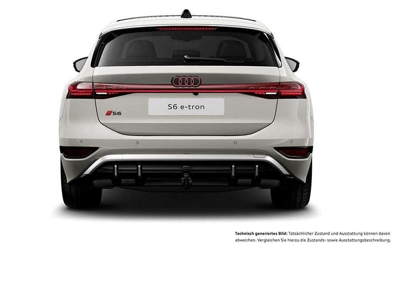 Usata Audi e-tron Ambiente 369 kW (503 CV) 2025 Beige SUV
