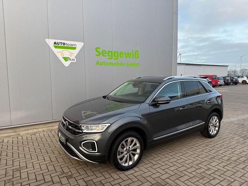 Grau Gebraucht 2025 VW T-Roc Style SUV | 23.200 € (Fairer Preis) - Bild 1/4